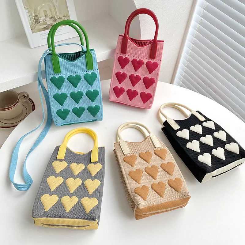 Korean Fi Heart Knitted Mini Square Handbag for Women Small Mobile Phe Shoulder Bags Girls Cute Outdoor Crossbody BagsXJ250121