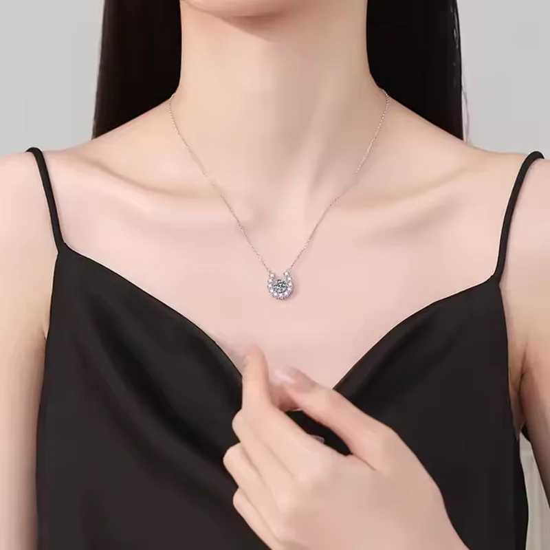 Fine Jewelry Grade D 1Carat Moissanite Diamond Jewelry 925 Sterling Silver Moissanite Pendant Necklace WomenXJ250114