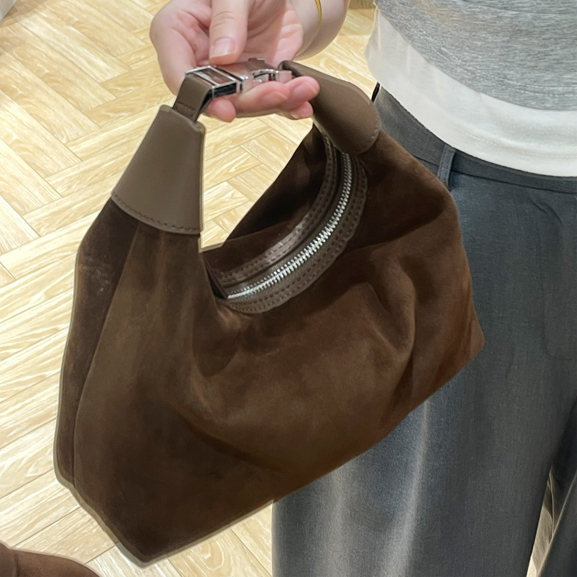 2024 Autumn/Winter New Lunch Box Tote High gloss Matte Cowhide Leather Bag Single Shoulder Crossbody Handbag Simple and Versatile