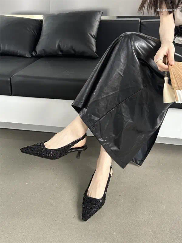 2025 S Fashion Designer Sandals Clear Heels Comfort Shoes For Women High Female Bg Pointed Heeled Girls Beige Closed Bright