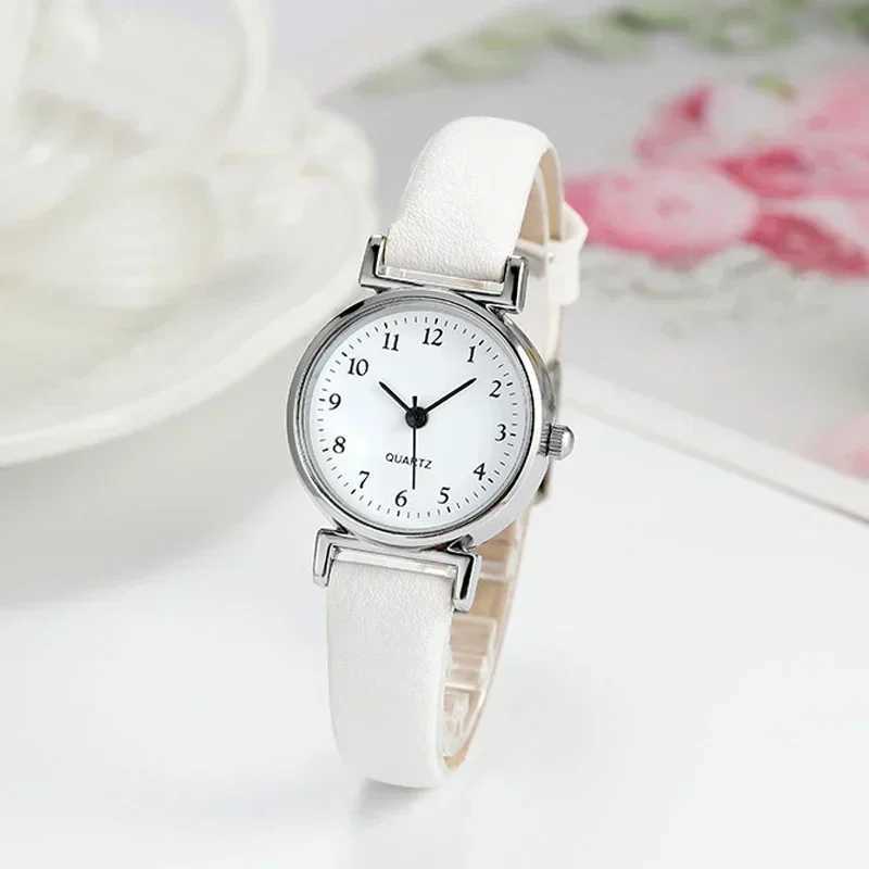 Simple Quartz Watch Ladies Fashion Small Dial Casual Watch Leather Strap Wristwatch for Wen Watches For Women X250203
