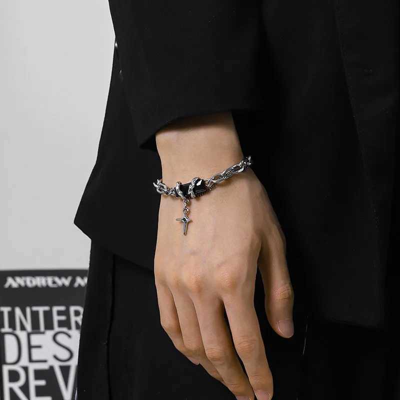 2024 Retro Black Zirconia Star Bracelet Mens Gift Trend Titanium Steel Chain Neutral Gothic Jewelry New Couple Accessories W250121