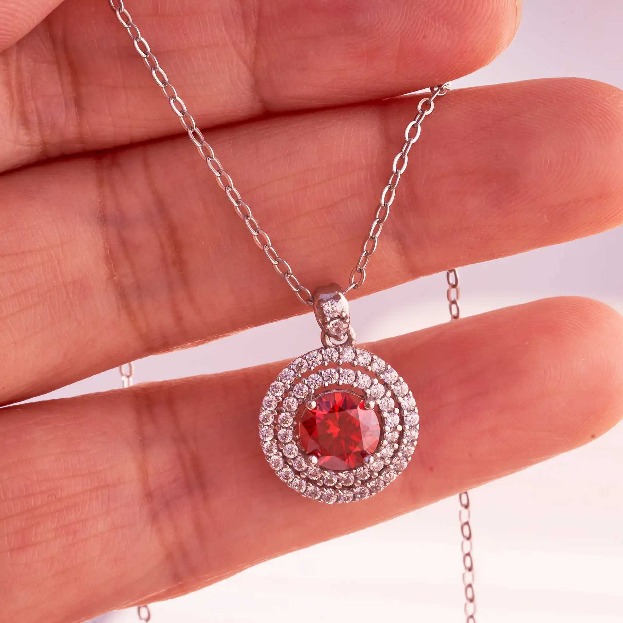Moissanite lab Diamond Pendant Necklaces For Women 925 Sterling Silver Luxury Chain Trending d Bling Wedding JewelryXJ250114