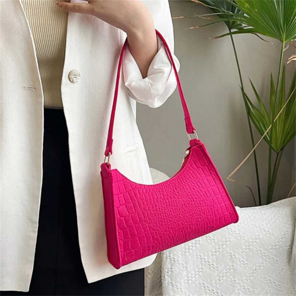 Fi Womens Felt Fabric Underarm Bag Vintage odile Pattern Shoulder Bag Solid Color Handbags Casual Solid Color CluhXJ250121