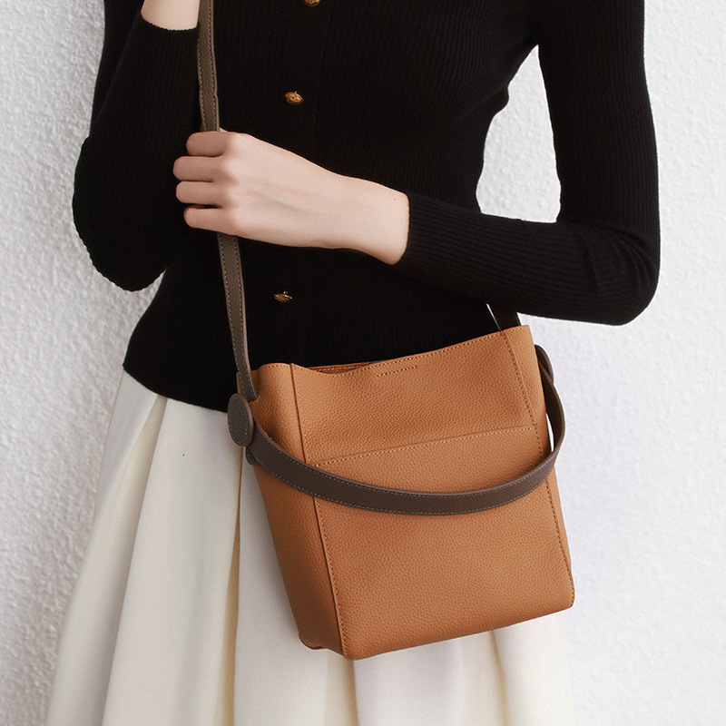Bag Genuine Leather For Women 2025 New Commuter Premium Texture Crossbody Bag, Large Capacity Single Shoulder Hand-Held Bucket Bag