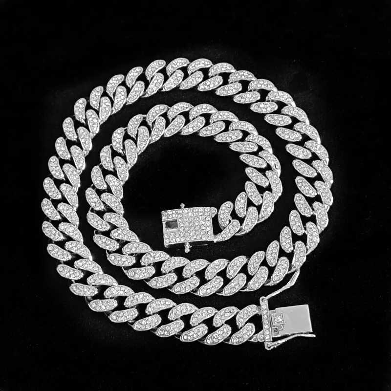 Ladies Mens Hip Hop Diamond Sparkle Necklace 12mm Wide Square Diamond Cuban Chain Cold Diamond Fashion Trend AccoriesXJ250114