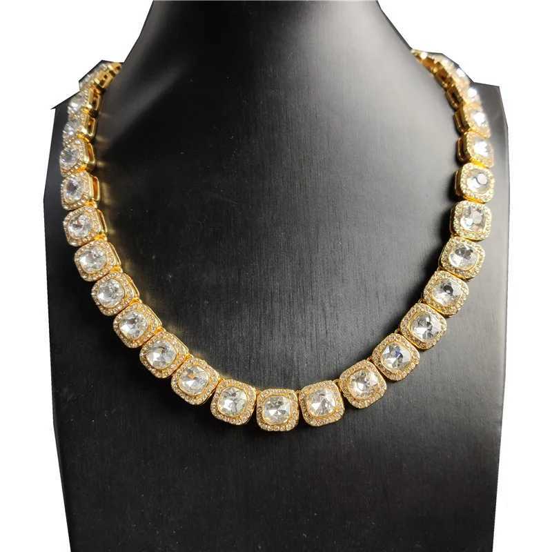 Ladies Mens Hip Hop Diamond Sparkle Necklace 12mm Wide Square Diamond Cuban Chain Cold Diamond Fashion Trend AccoriesXJ250114