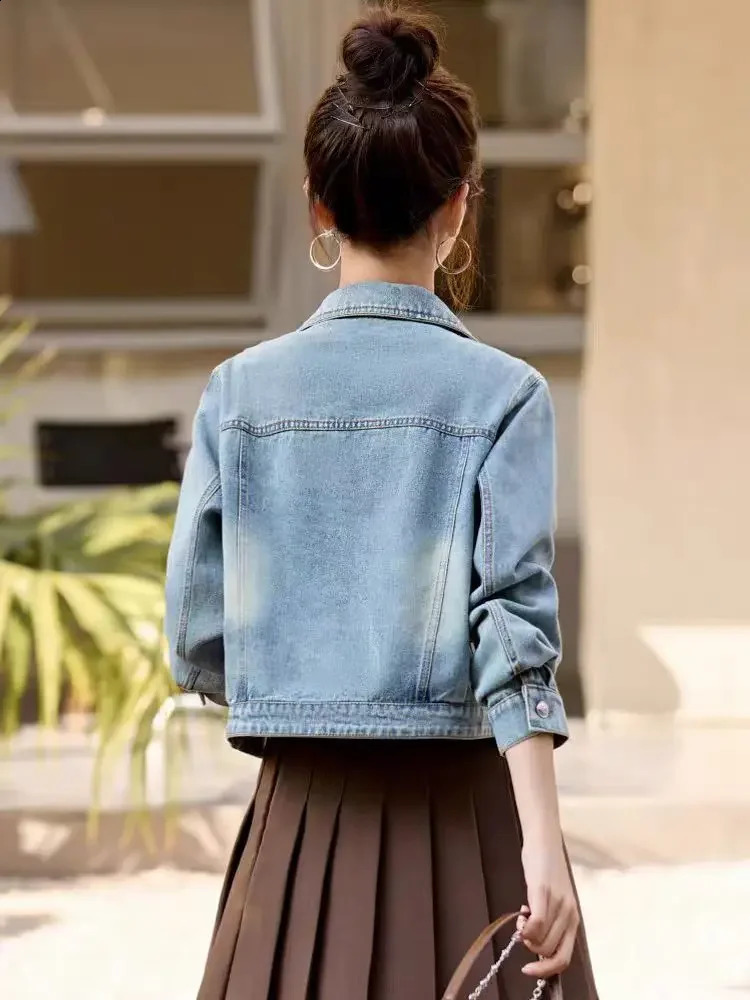 Female Jeans Coats Diamonds Crop Spring Autumn Short Blue with Rhinestones Small Sequin Studded Womens Denim Jackets Original 250116