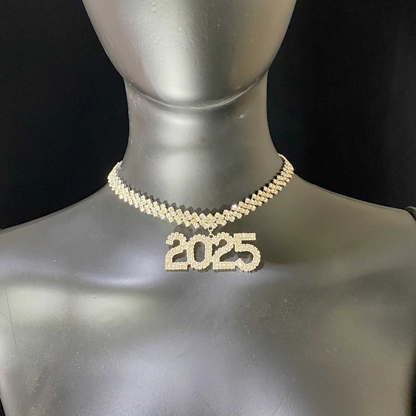 1pc Exaggerated Cuban Chain New Year Pendant Necklace 2025 Symbol Womens Fashion Punk Festival Accessories Tie Neck Short NecklXJ250121