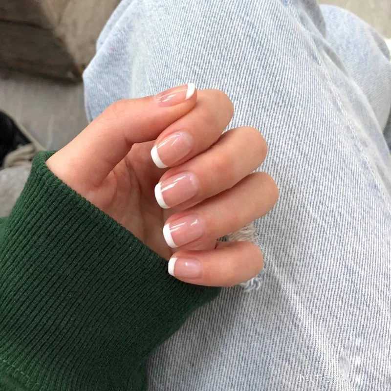 Short flat square pressed nail pink classic French fake nail can be reused for women and girls fake nailsW250120