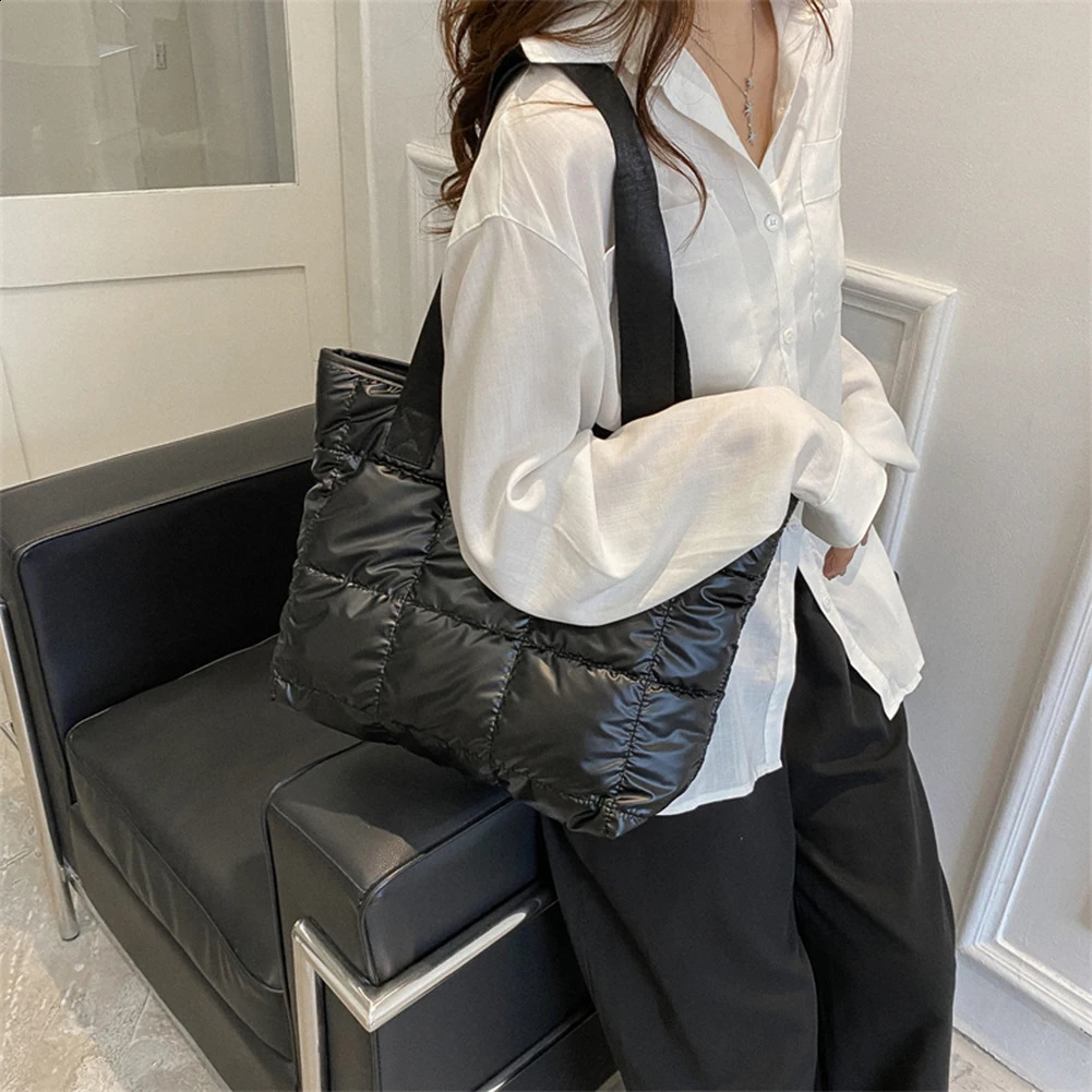 Fashion Ladies Tote Handbags Large Capacity Cotton Padded Shopper Bag Portable Shoulder Quilted Solid for Office Work Travel 250113