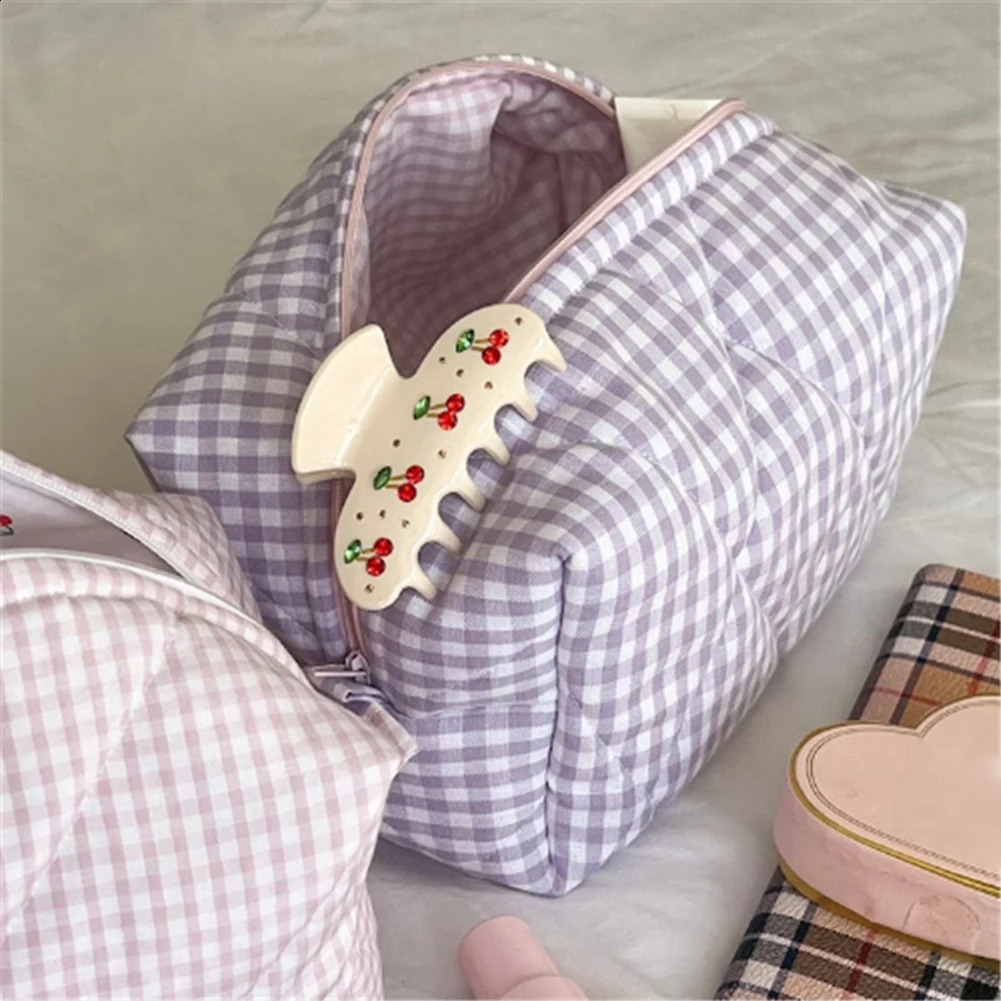 Women Large Capacity Quilted Checkered Makeup Bag Portable Cosmetic Storage Bag Travel Makeup Cosmetic Case Lightweight for Girl 250120