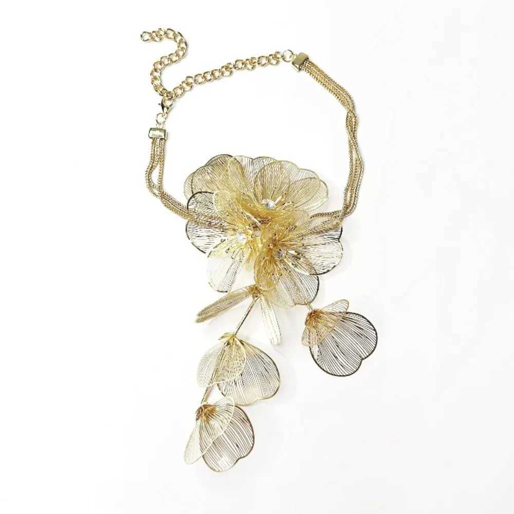 Elegant Flower Fringe Necklaces Temperament Luxury Exaggerated Choker Alloy Exquisite Long Tassel Collarbone Chain Banquet PartyXJ250121