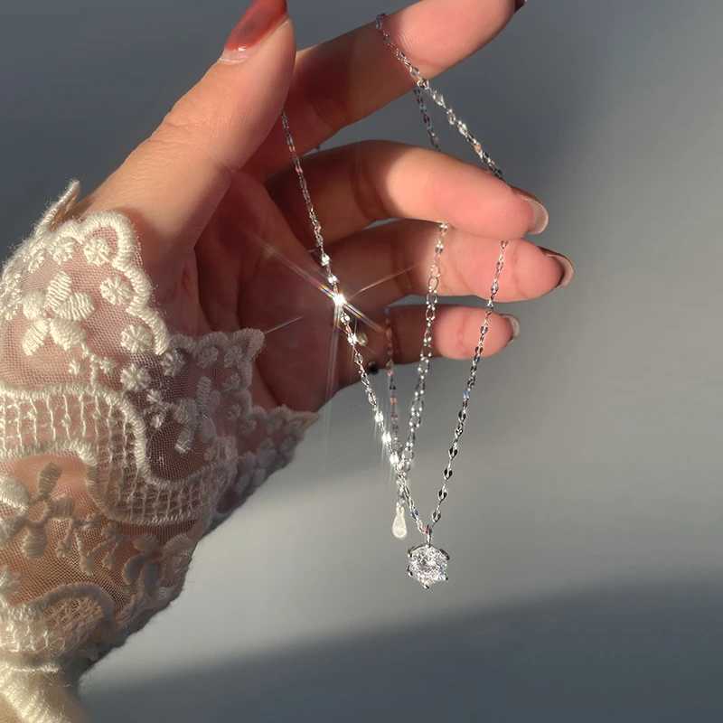 Fashion 925 Sterling Silver Single Diamond Necklace Advanced Simple Shiny Zircon Pendant Feminine Clavicle Chain Party JewelryXJ250114