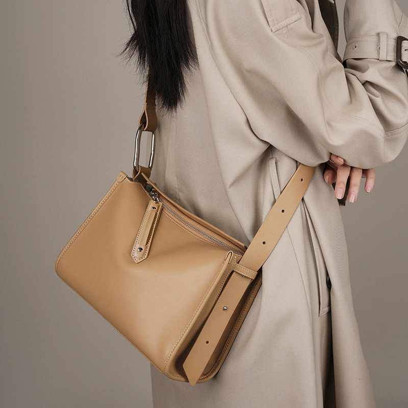 Bag Cowhide 2025 New Crossbody Leather Niche High-End Feeling Women's One Shoulder 2025 Pillow Bag