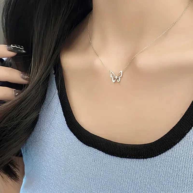 Huitan Aesthetic Hollow-out Butterfly Pattern Necklace 925 Sterling Silver with Dazzling CZ Neck Accory Wedding Party JewelryXJ250114