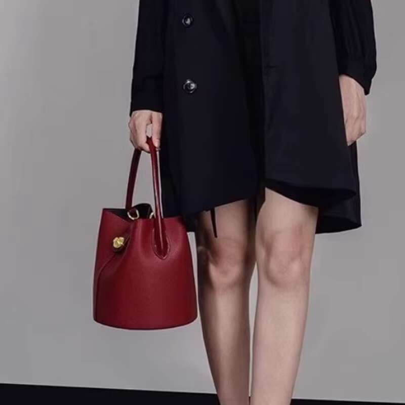 Red Design Large Capacity Bucket Women's 2024 New High-Quality Bride Wedding Versatile Shoulder Bag