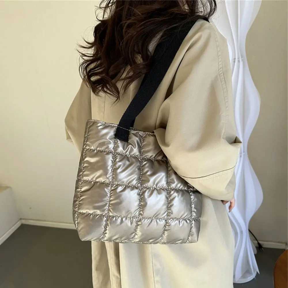 Persality Quilted Shoulder Bags Large Capacity Down Cott Padded Handbags Solid Color Tote Bags Women GirlsXJ250121