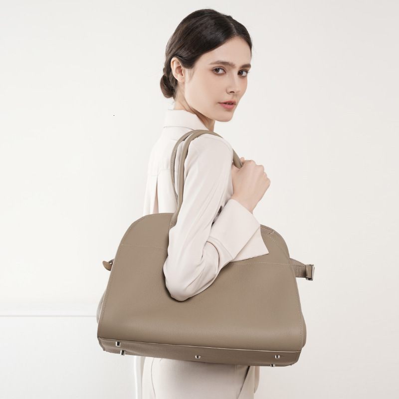 Bag 2025 Autumn And Winter New T-Layer Cowhide Large Capacity Niche Tote Bag, Travel Leather Women's Bag