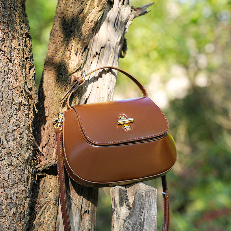 Bag Style Genuine Leather 2025 New Crossbody Bag, Light Niche Luxury, Capsule Chestnut Cowhide Women's Bag
