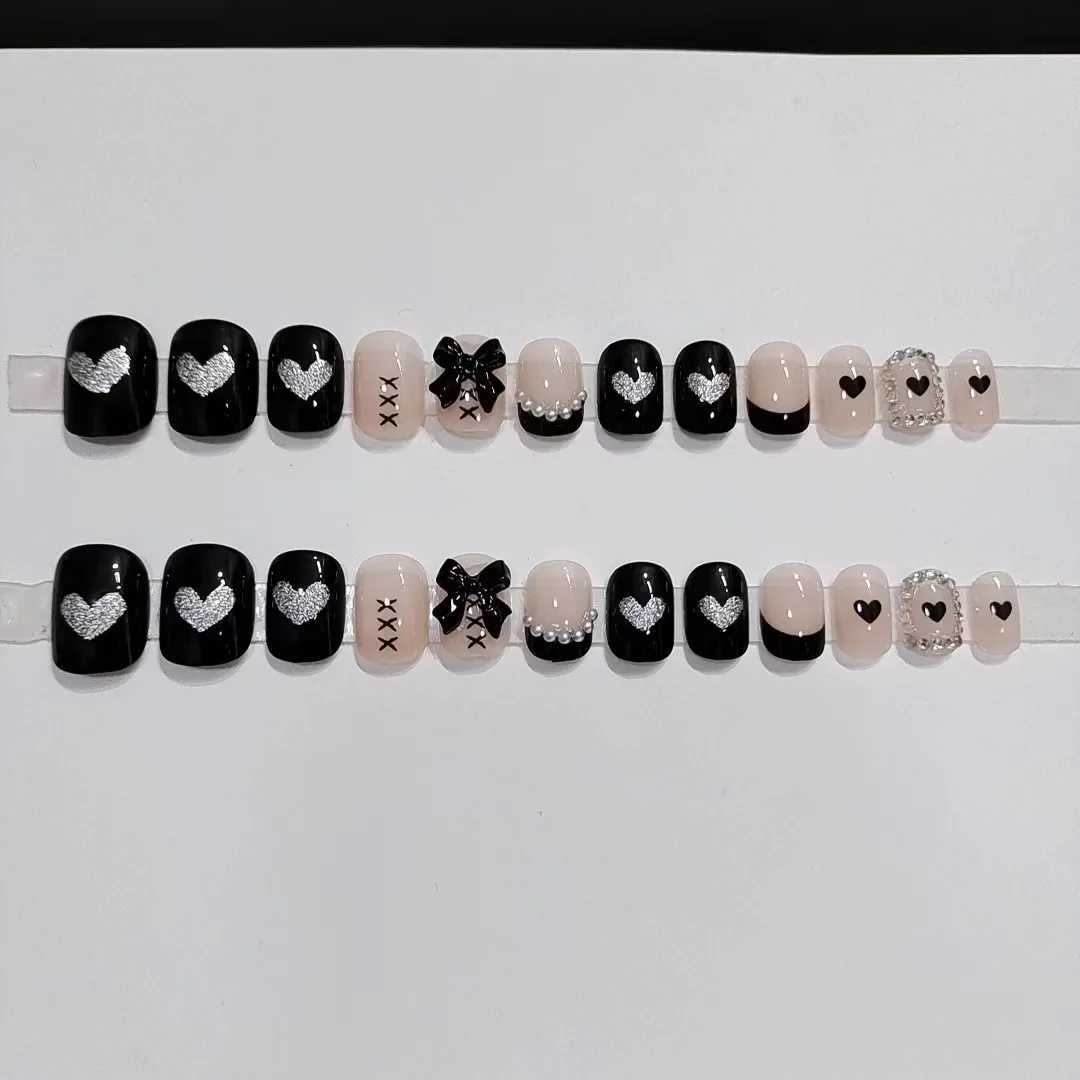Short French Fake Nails Black Bow Design Press on Nail Tips with Glitter Love Heart Pattern Artificial Nail Tips for Girls 24pcsW250120