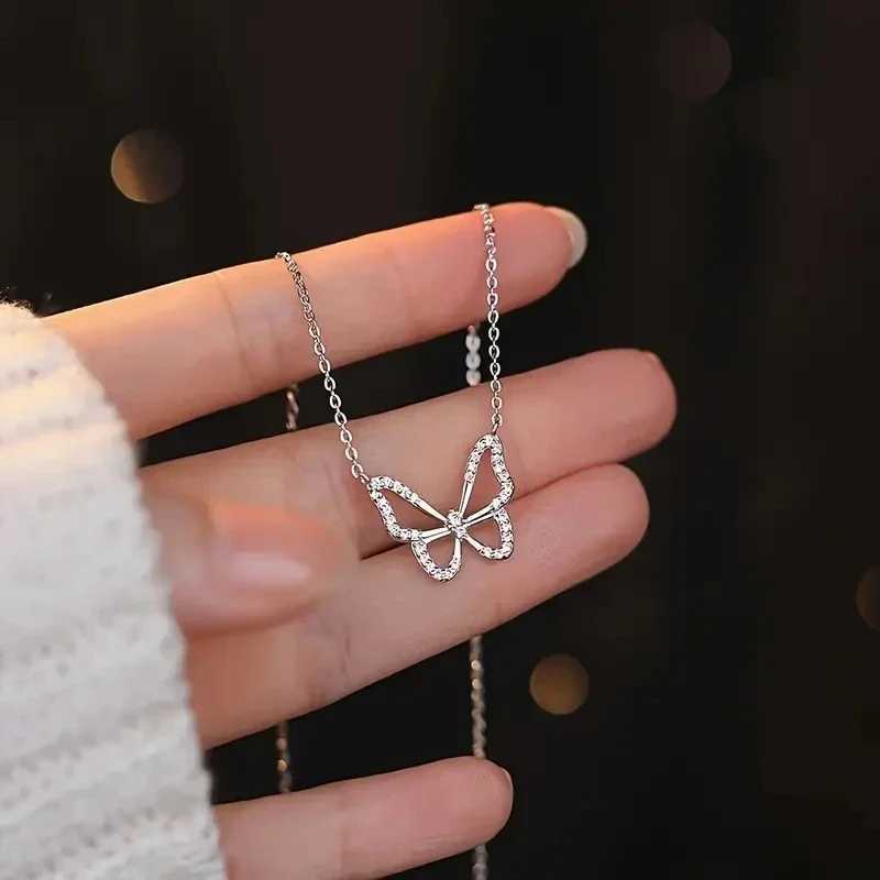 Huitan Aesthetic Hollow-out Butterfly Pattern Necklace 925 Sterling Silver with Dazzling CZ Neck Accory Wedding Party JewelryXJ250114