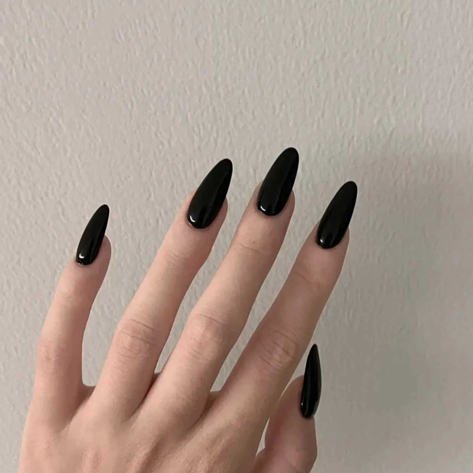 Almond Shape Mid-length Black Fake Nail Solid Color Eco-friendly Resin Artificial Nail For Girls Nail Extension Suit MatngW250120