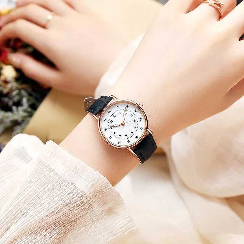 Warm dial watch simple retro watch leather strap high-quality womens casual bracelet watch X250203