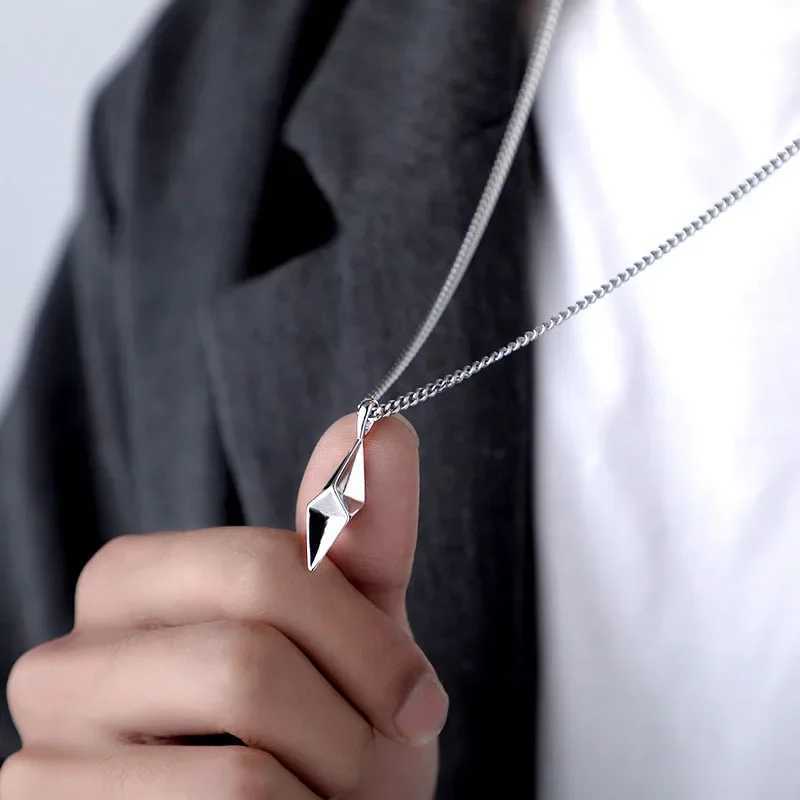 3D Thunder Lighting Pendant Necklace for Men Women Stainless Steel Neck Chains Geometric Rhombic Charm Hip Hop Sweater NecklaceXJ250121