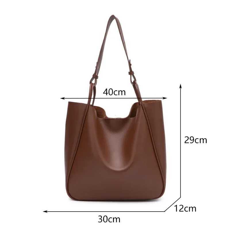 Large Capacity Tote 2025 Trend Female Shoulder Bag High Quality Leather Simple Designer Woman Handbag PurseXJ250121