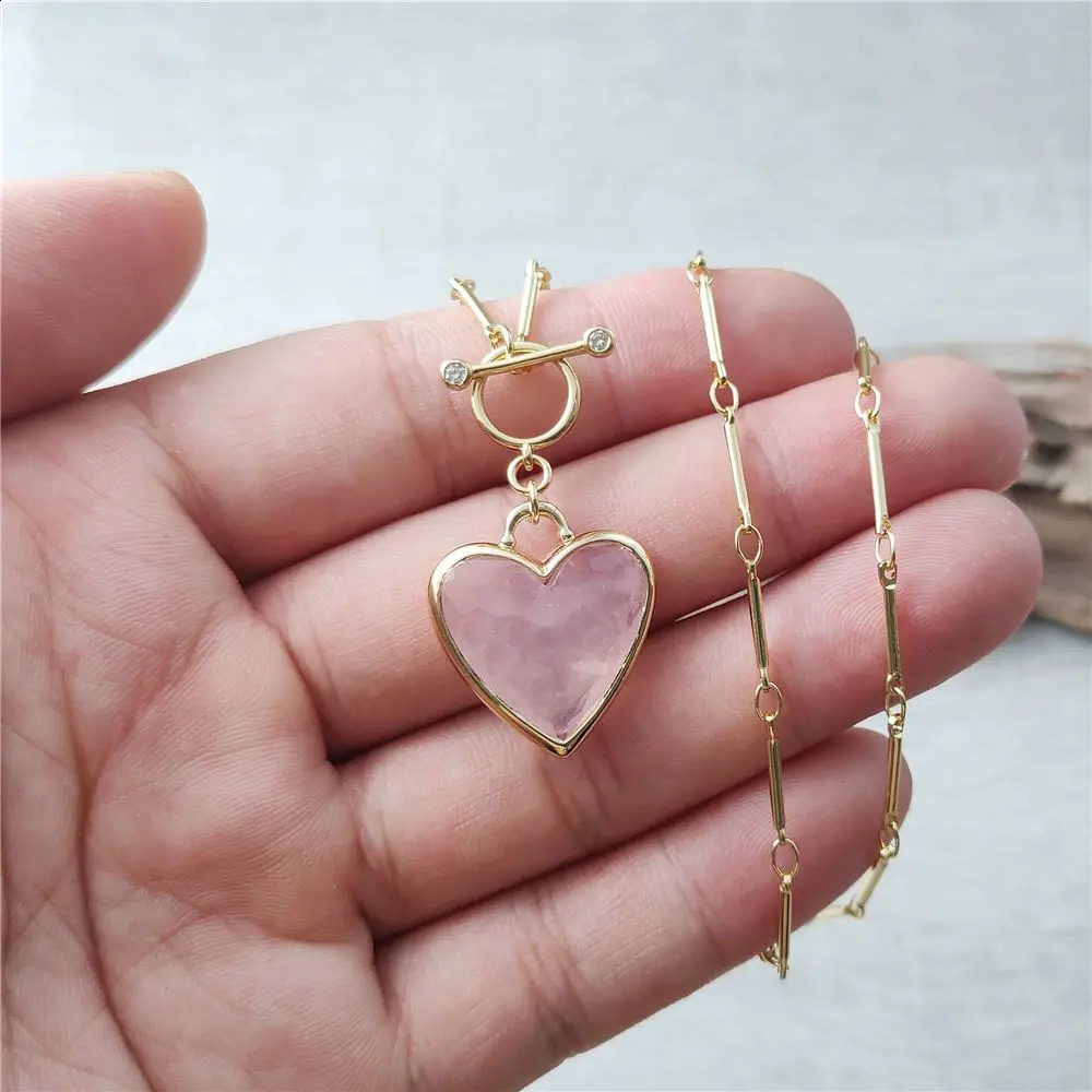 FUWO Wholesale Natural Rose Quartzs NecklaceLove Heart Shaped Pink Crystal With 17 Golden Stick OT Chain Jewelry 5Pcs NC478 250117