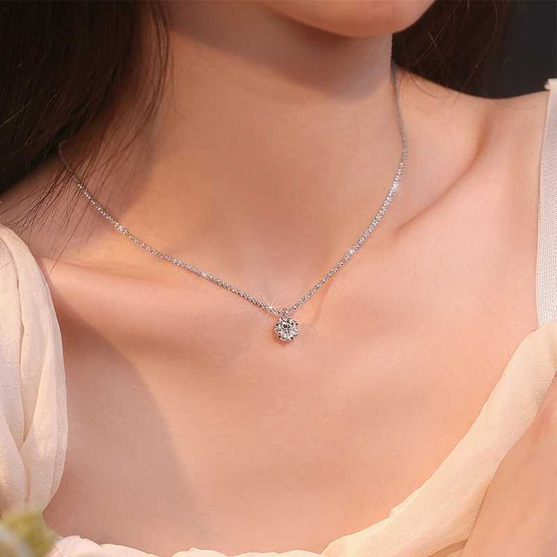 Real Moissanite Diamond 6 Prong Pendant Necklace 925 Sterling Silver Sparkling Cauliflower Chain for Women Wedding Fine JewelryXJ250114