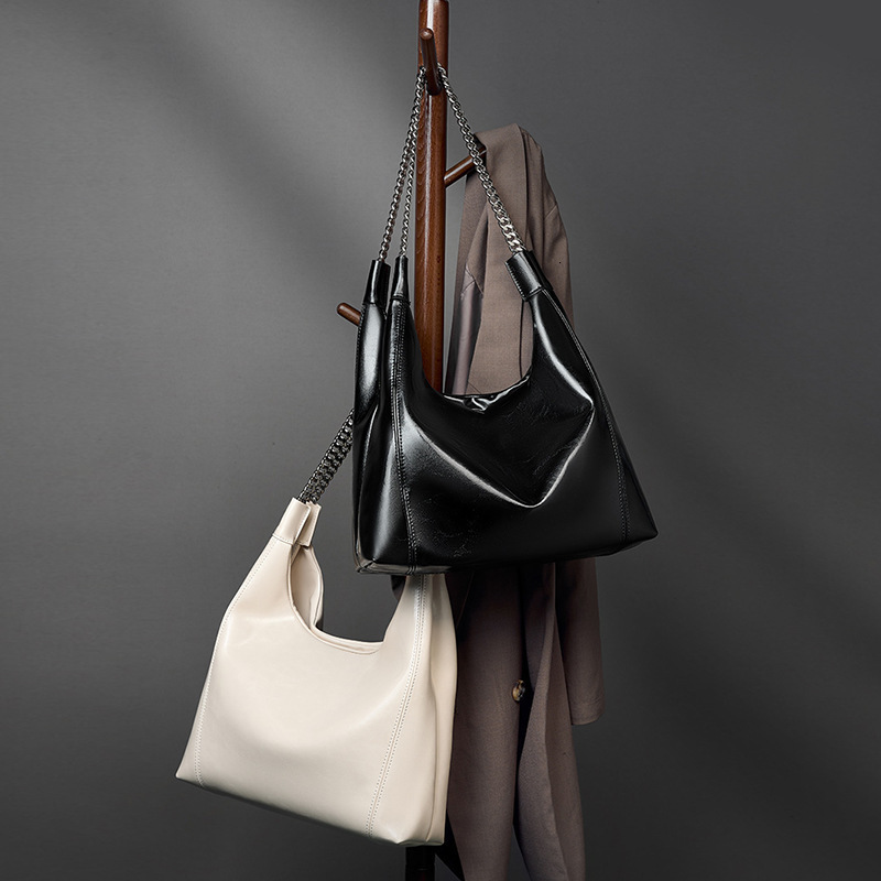 Bag Chain Tote Large Capacity 2025 New Fashionable Commuting Cowhide Women's Bag, Shoulder Bag