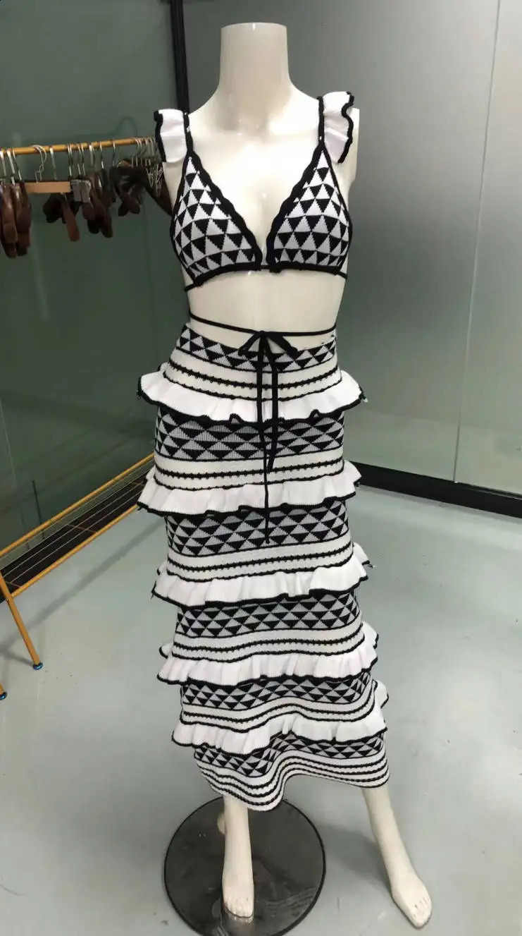 Striped Knitted Beach Ruffles Skirt Suits Women Sexy Backless Bra Slim Bohemian Fashion Vacation 2 Piece Dress Set Outfits Cloth 250118