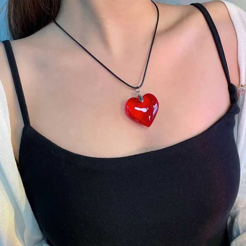 Y2k Love Heart Necklace for Women Fashion Hip Hop Red Hearts Pendants Necklaces Metal Beads Chain Girls Rave Gift Gothic JewelryXJ250121
