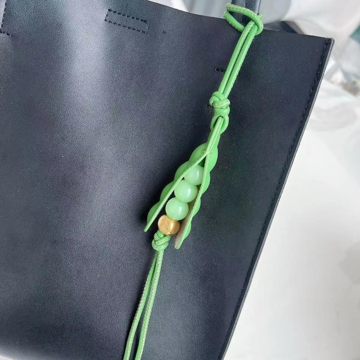 2025 Green Pea Pod Bag Pendant Fashion Classics Handmade Ornament Braided Rope Key Accessories Gift Set Box250114