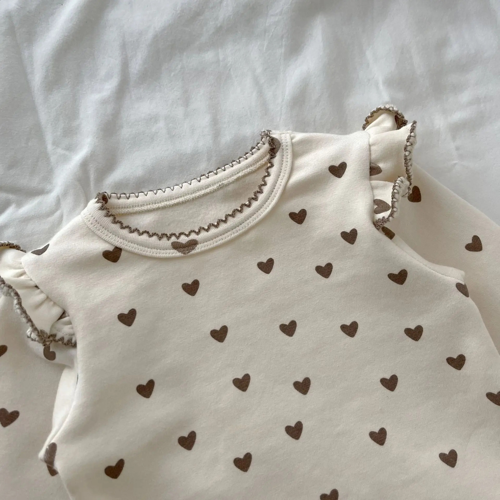 72151 Baby Clothing Set Home Suit Autumn and Winter Love Print Girls T ShirtPant Bottoming Twopiece 250117