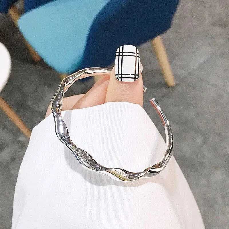KADRUFI 2023 New Design Twist Silver Color Bracelet Bangle Women Wave Bright Surface Ins Fashion Bangle Jewelry Y2K Accessories W250121