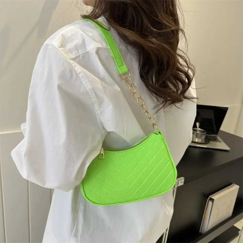 Fi Felt Womens Bag Mini Shoulder Bags for Women Design Advanced Underarm Handbags Beautiful Purses Crescent SaddleBag 2025XJ250121