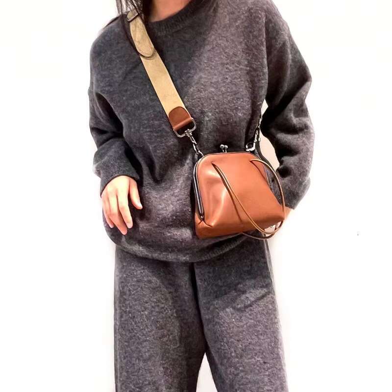 Vintage Genuine Leather Clip Bags Women Wide Straps Crossbody 2024 Trends Small Handbags Purses Phone Bag Ladies Clutches