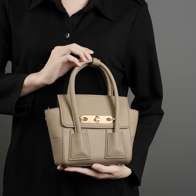 Bag 2025 New Trendy Summer Leather Handheld Wing Single Shoulder Slant Cross Women's Bag, Korean Edition, Small And Premium Casual Bag