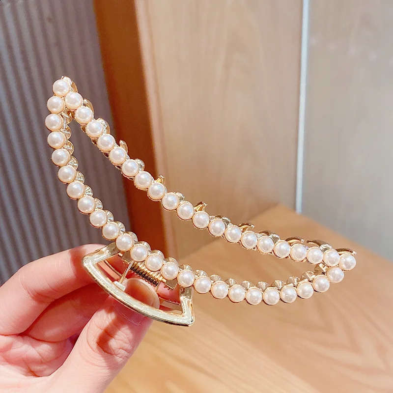 Simulated Pearl Crystal Big Hair Claw For Women Jewelry Elegant Gold Color Crab Hair Clips Hair Accessories Girl Metal Hairpins 250120