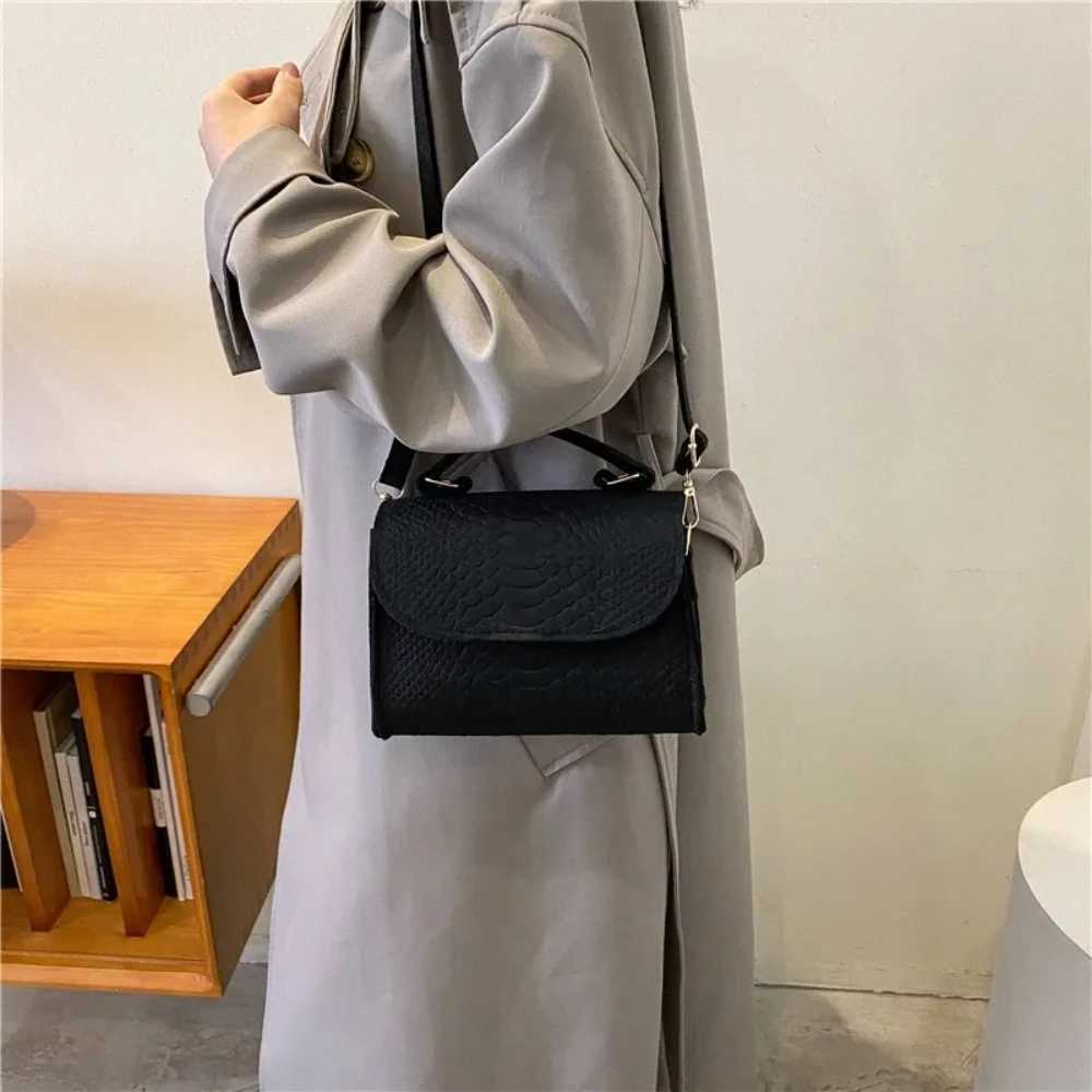 Ladies Handbag Vintage Luxury Crossbody Underarm Bag odile Embossed Felt Bag Womens Handbag Small Square Bag Messenger BagXJ250121