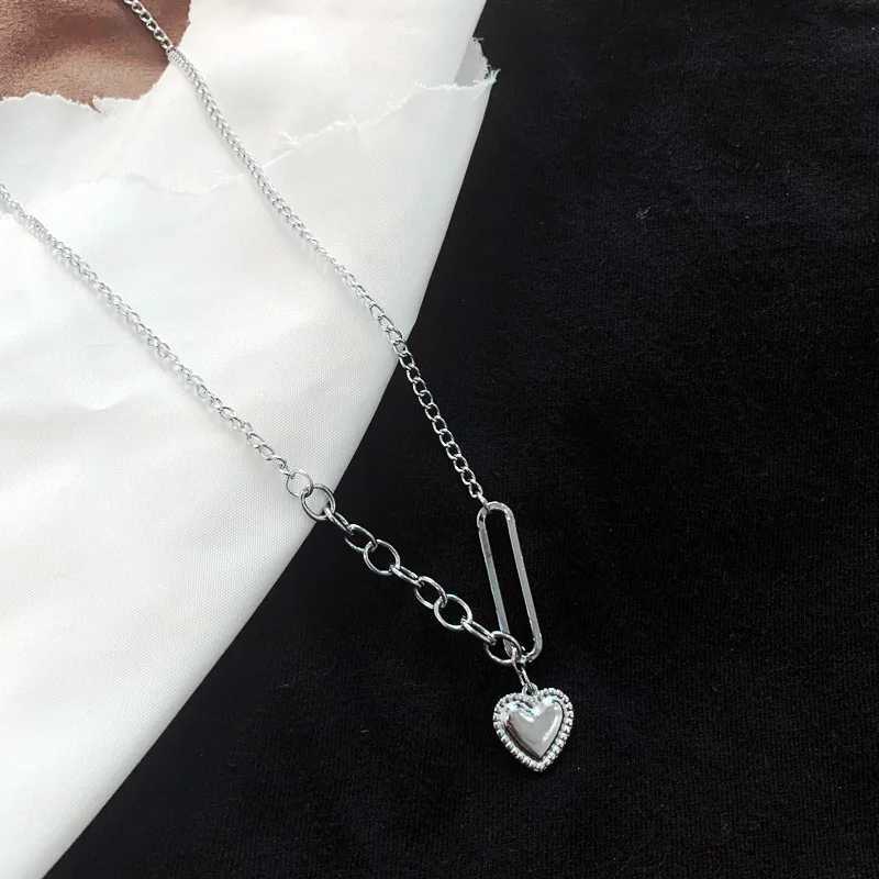 2022 New Love Trend Hip-hop Punk Sweater Chain Heart Personality Pendant Necklace Jewelry That Both Men And Women Can WearXJ250121