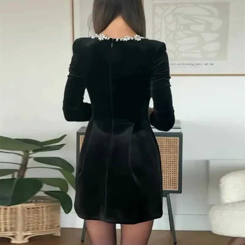 TR 2024 Black Velvet Mini Dress Women Rhine French Vintage Dress Woman Long Sve Short Dresses Ele Party DressesXJ250115