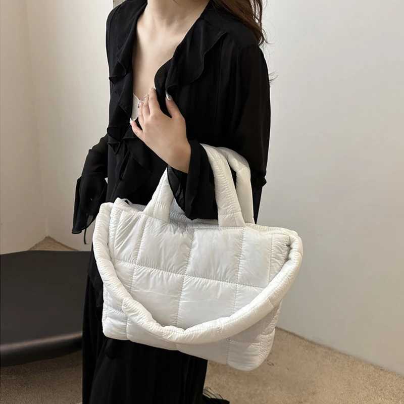 Women Quilted Plaid Handbag Large Capacity Quilted Top Handle Bag Solid Color Puffy Shoulder Bag Female Travel BagXJ250121