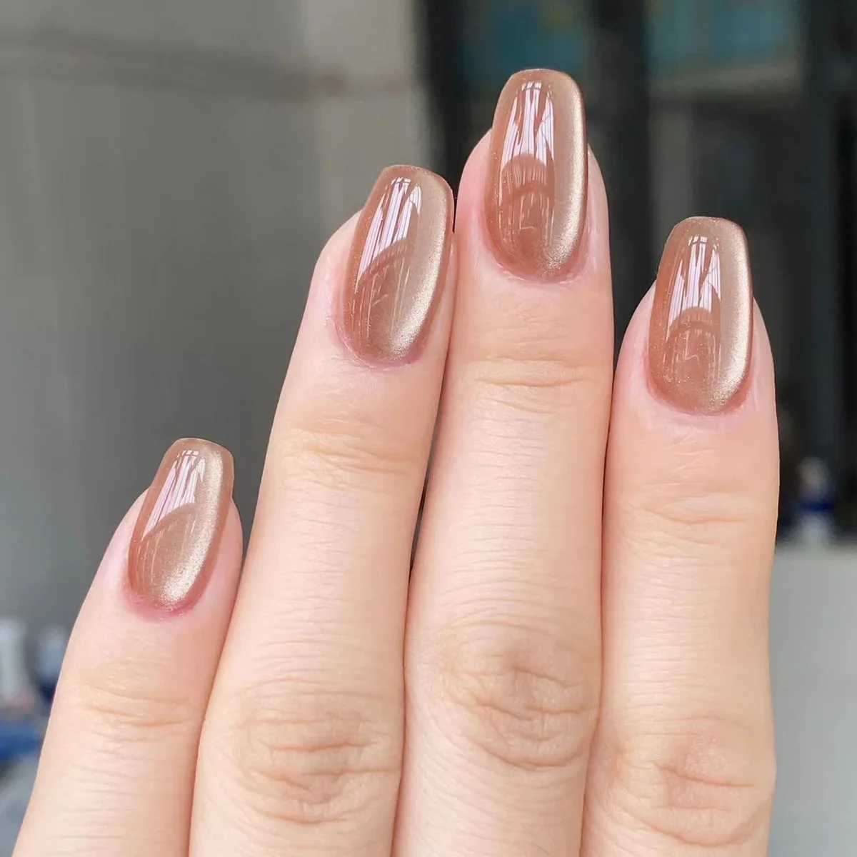 24Pcs Short Cat Eye Fake Nails Trendy Adhesive Glossy Champagne Press on Nails Durable Acrylic Nails Tips Set for Women GirlsW250120