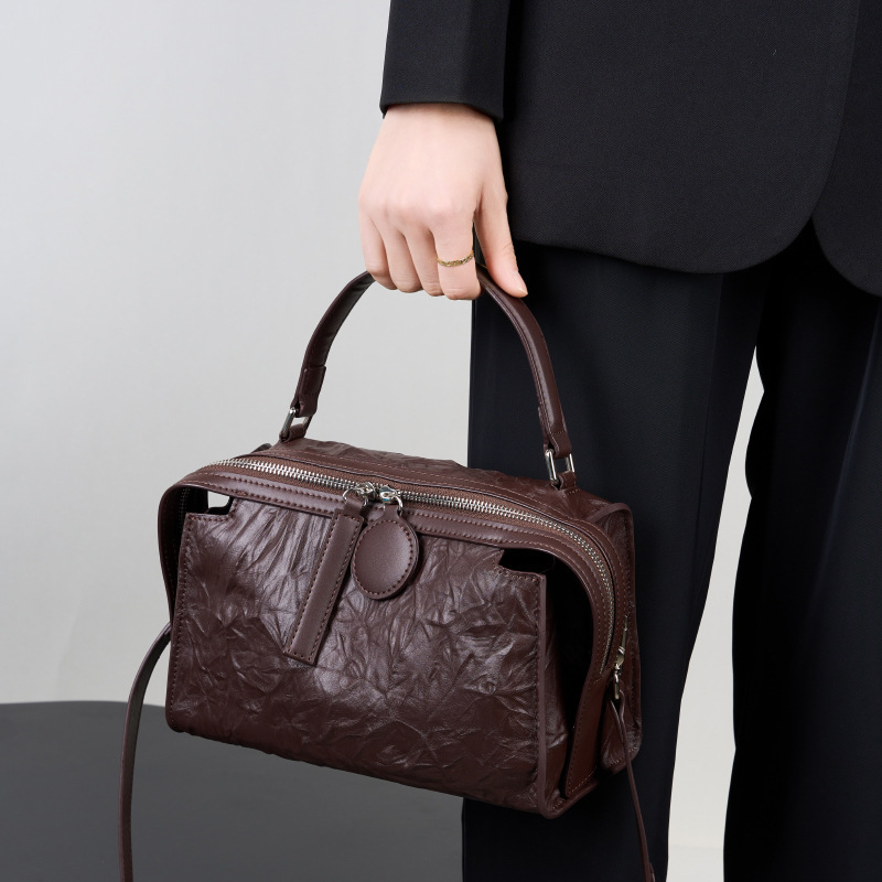 Bag Autumn And Winter New High-End Boston Light Luxury First Layer Pleated Cowhide Leather Women's Bag, Clutch Pattern Pillow Bag