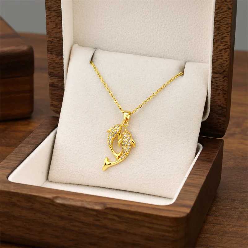 Exquisite titanium steel necklace with dolphin pendant sparkling zircon womens lock collar chain jewelryXJ250121