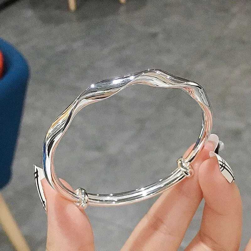 KADRUFI 2023 New Design Twist Silver Color Bracelet Bangle Women Wave Bright Surface Ins Fashion Bangle Jewelry Y2K Accessories W250121